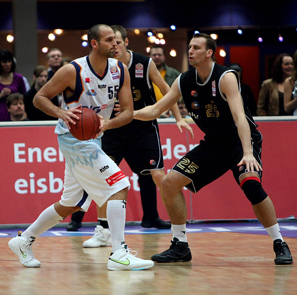 首局强势开 首局强势开