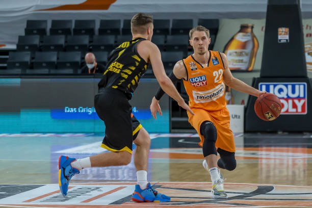 充满猜测与 充满猜测与